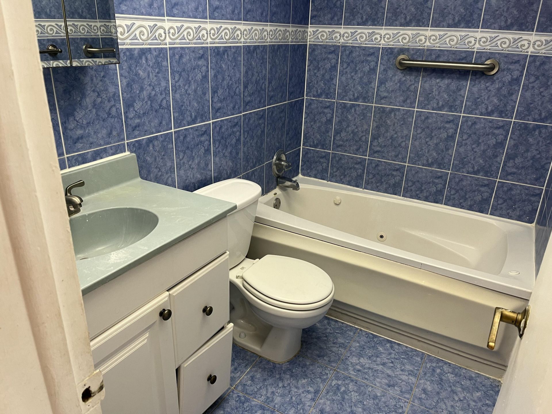 2701 Middle River Drive, Unit 19, Fort Lauderdale, FL 33306 Photo