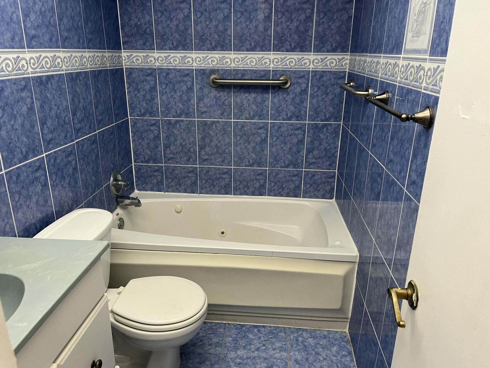 2701 Middle River Drive, Unit 19, Fort Lauderdale, FL 33306 Photo