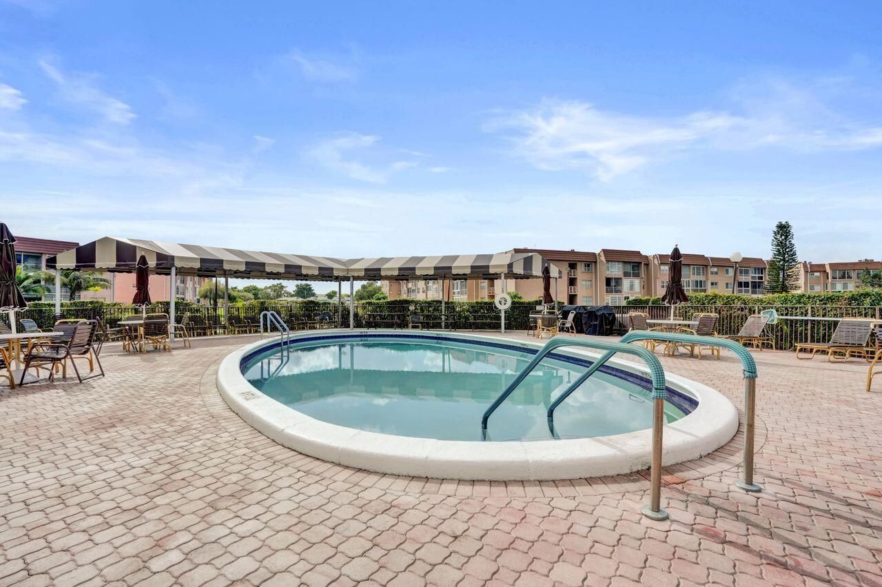 9460 Sunrise Lakes Boulevard, Unit 106, Sunrise, FL 33322 Photo