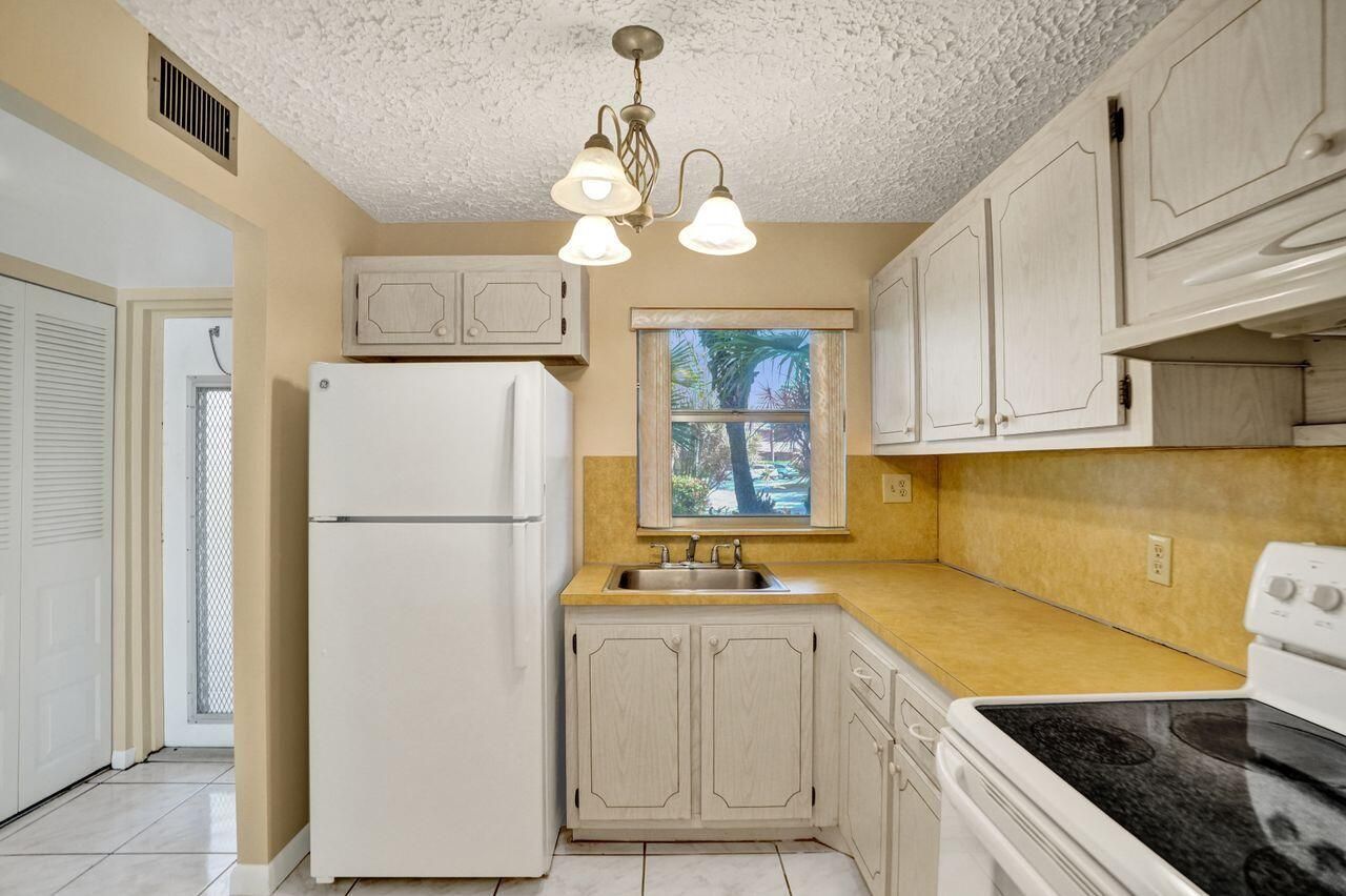 9460 Sunrise Lakes Boulevard, Unit 106, Sunrise, FL 33322 Photo