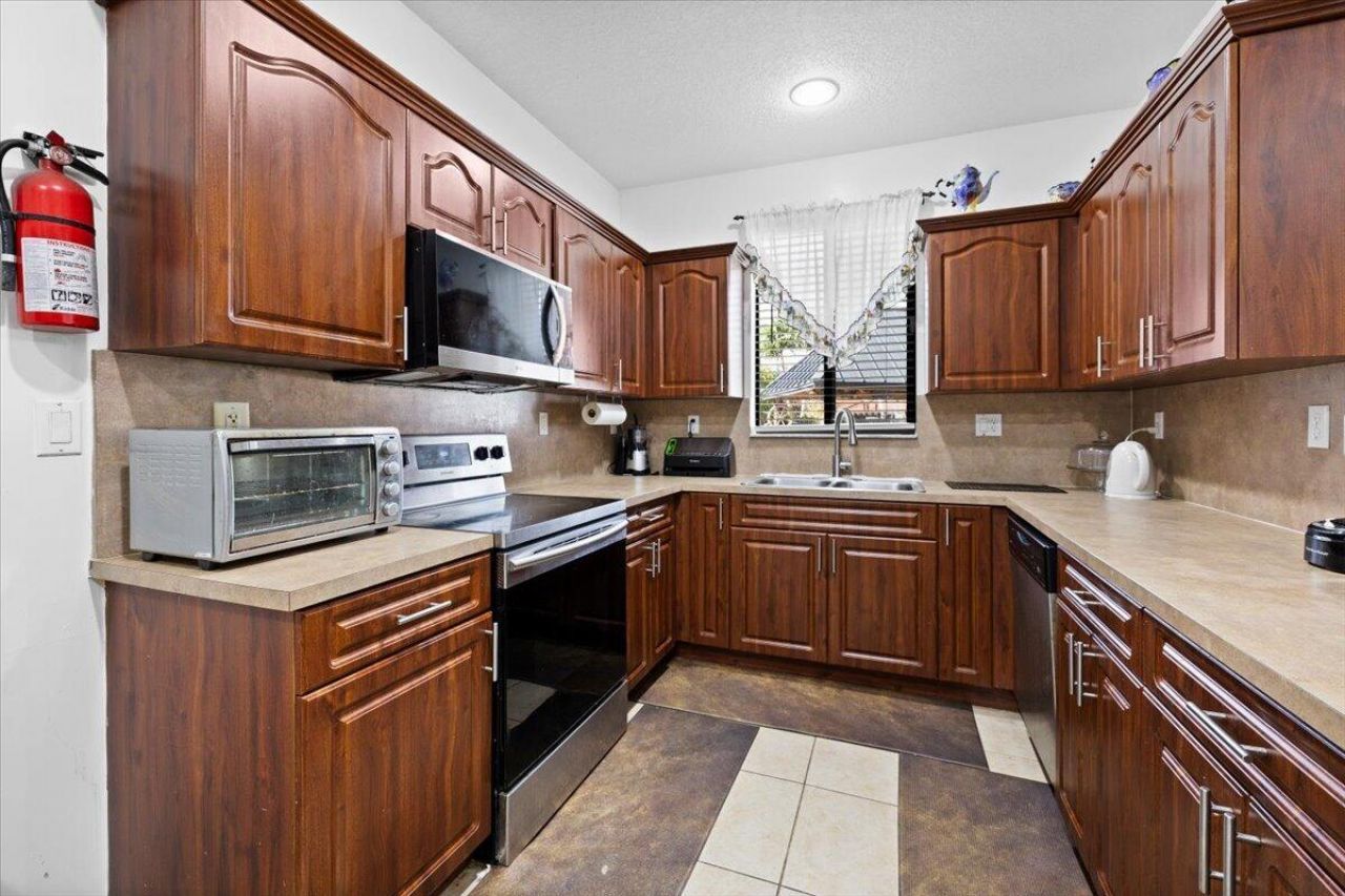 20300 SW 129th Place, Miami, FL 33177 Photo