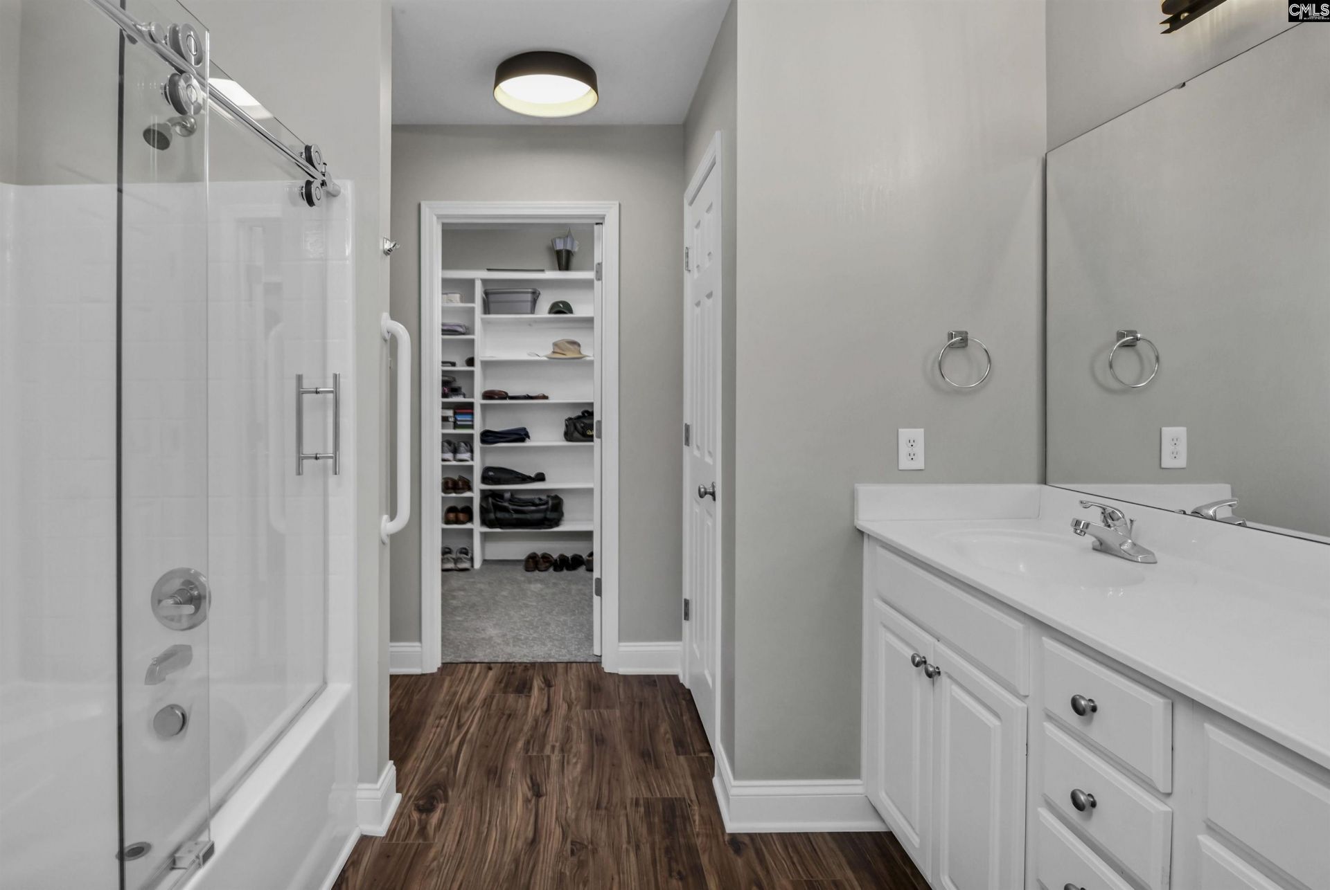 216 Chesterton Drive  Photo 13