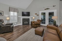 216 Chesterton Drive  photo 4