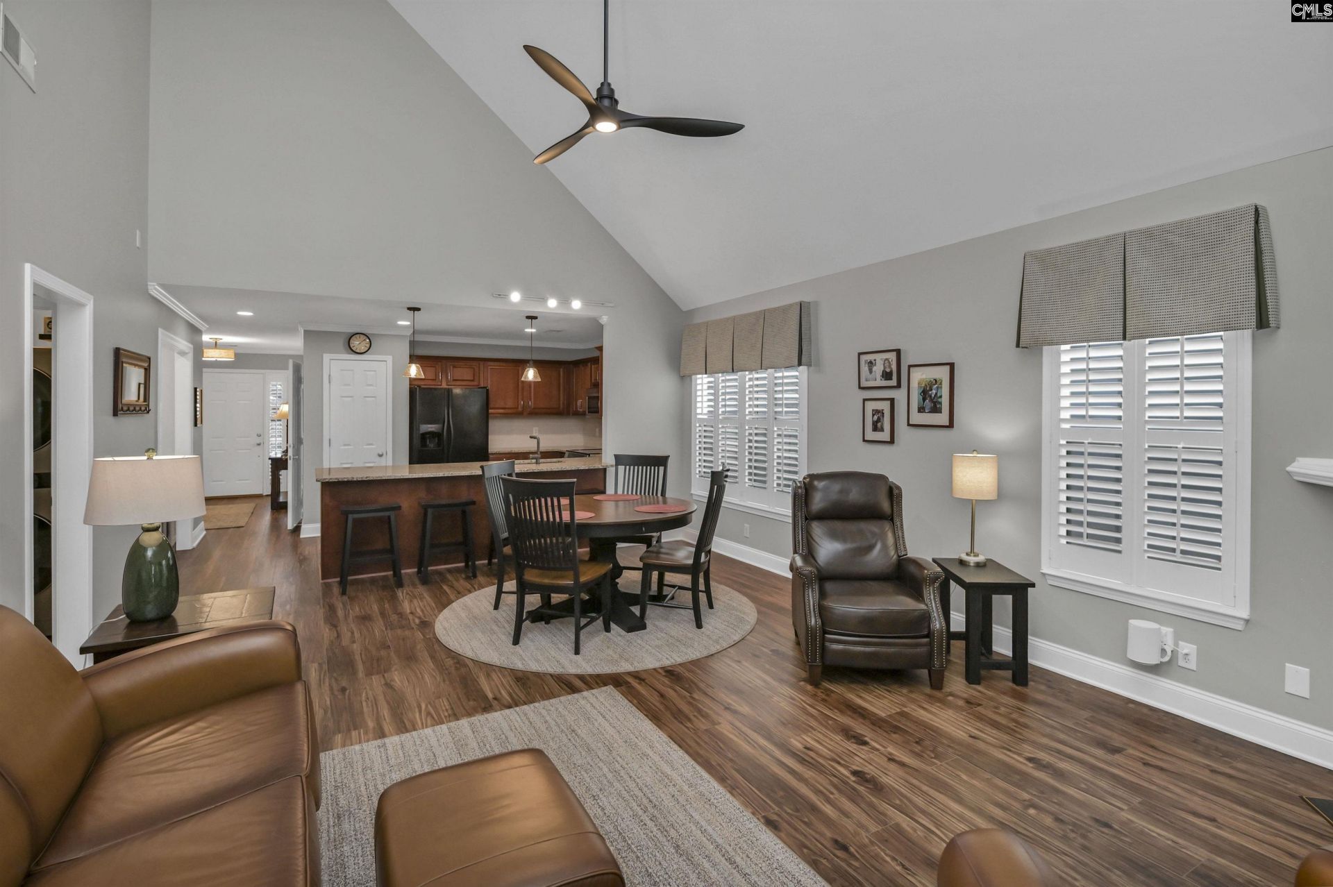 216 Chesterton Drive  Photo 4