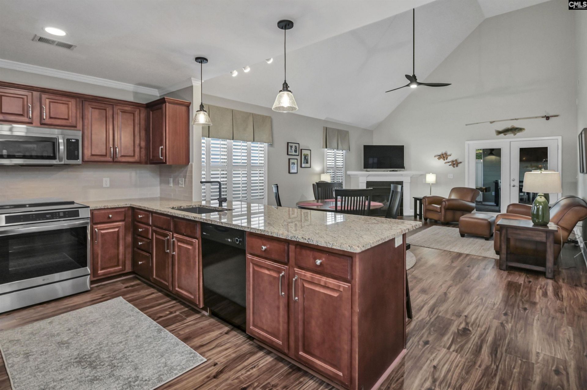 216 Chesterton Drive  Photo 6