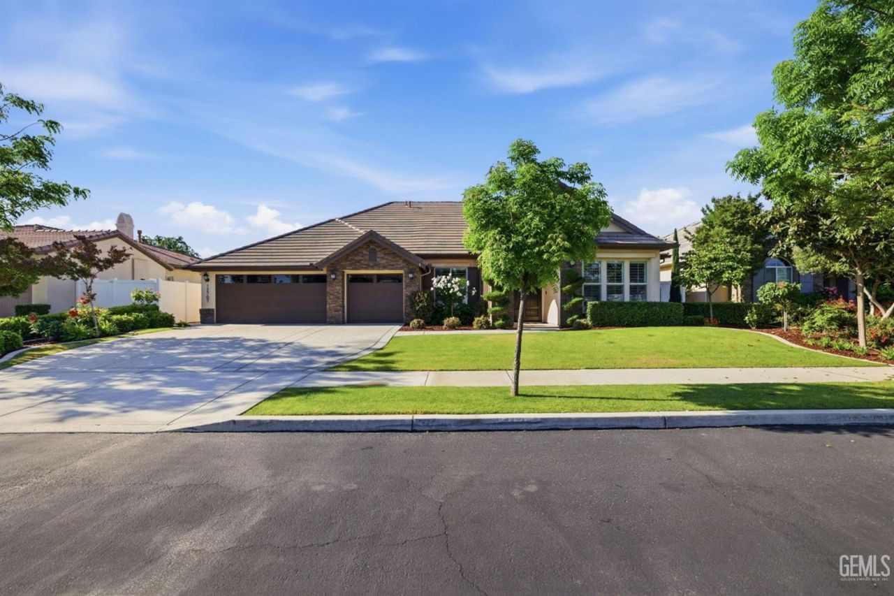 12707 Parkerhill Drive, Bakersfield, CA 93311 Main Photo