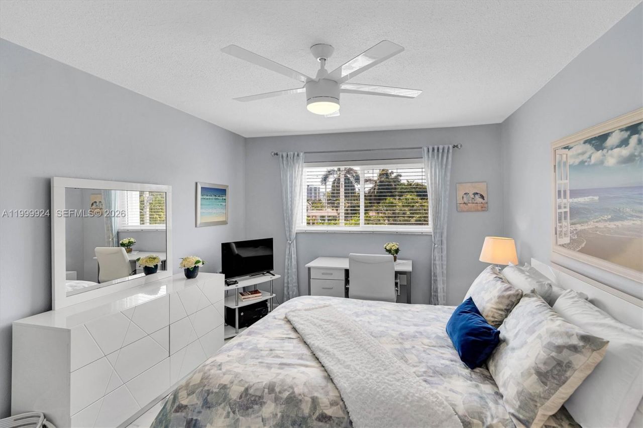 580 Egret Dr, Unit 303, Hallandale Beach, FL 33009 Photo