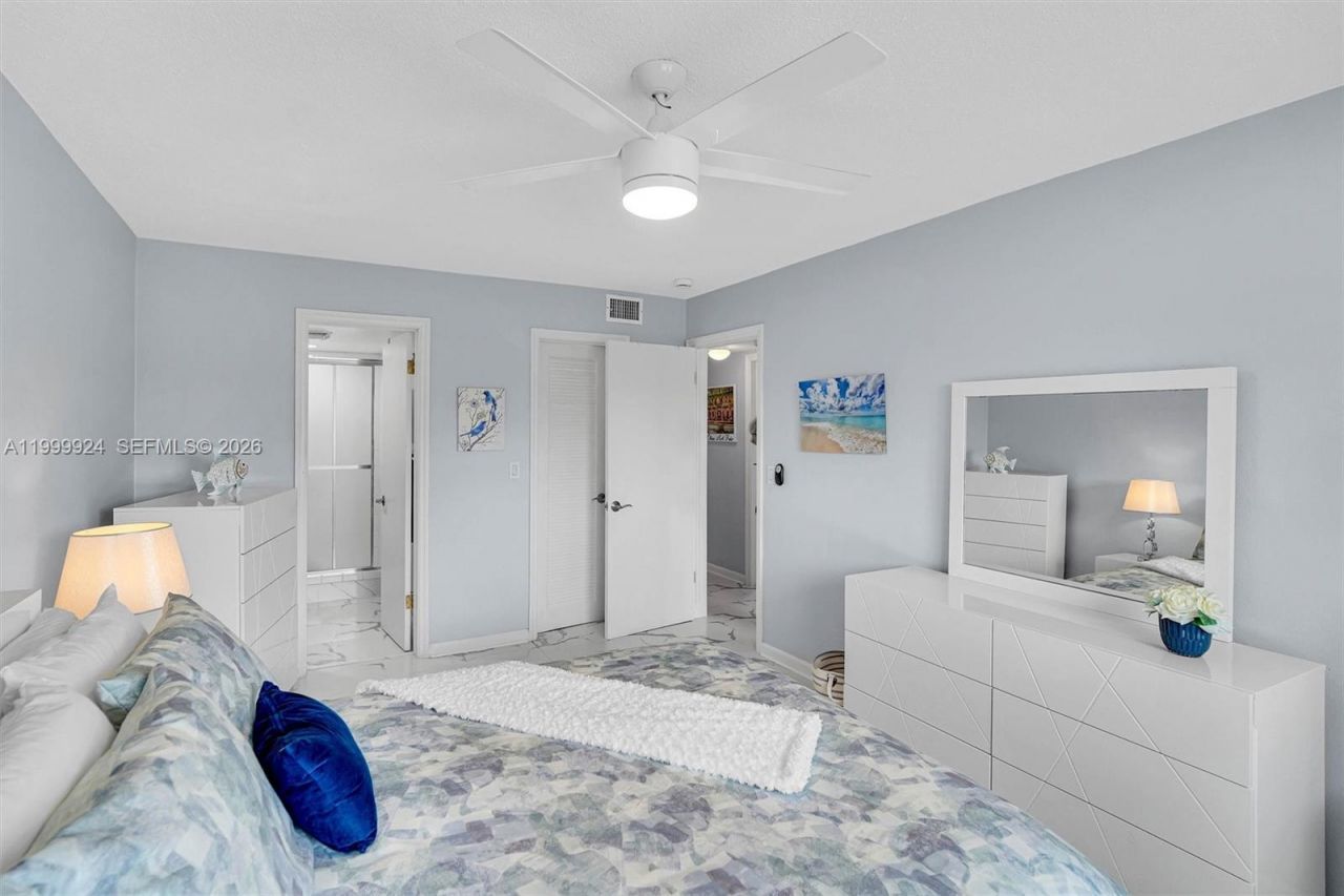 580 Egret Dr, Unit 303, Hallandale Beach, FL 33009 Photo