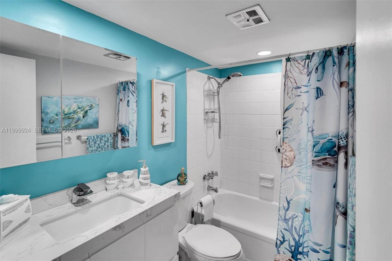 580 Egret Dr, Unit 303, Hallandale Beach, FL 33009 Photo