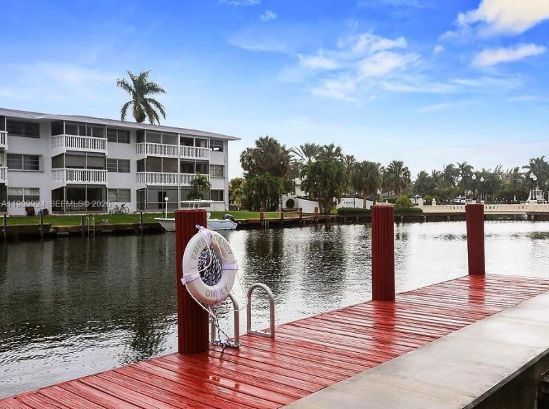 580 Egret Dr, Unit 303, Hallandale Beach, FL 33009 Photo