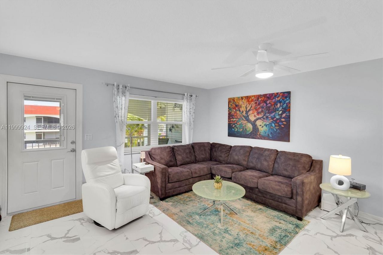 580 Egret Dr, Unit 303, Hallandale Beach, FL 33009 Photo