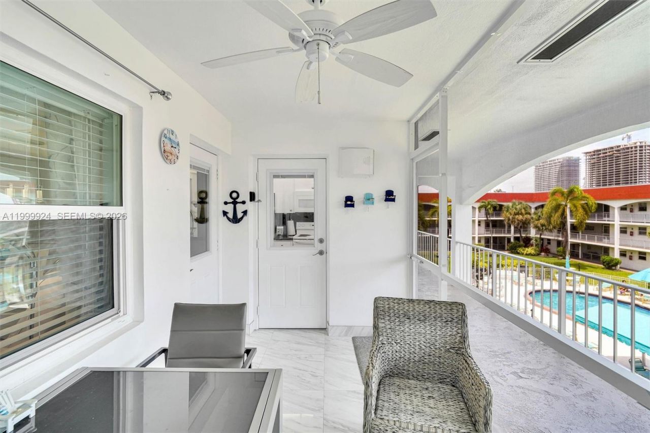 580 Egret Dr, Unit 303, Hallandale Beach, FL 33009 Photo