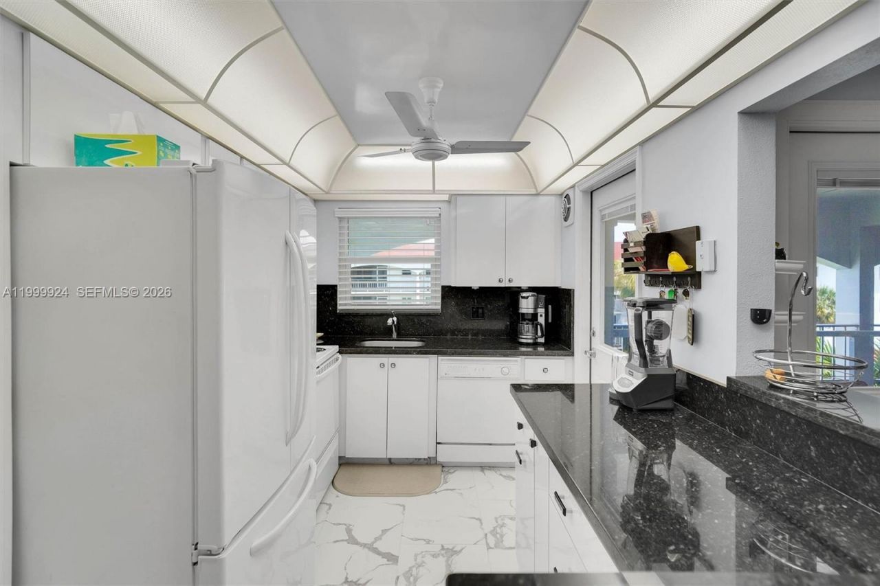 580 Egret Dr, Unit 303, Hallandale Beach, FL 33009 Photo