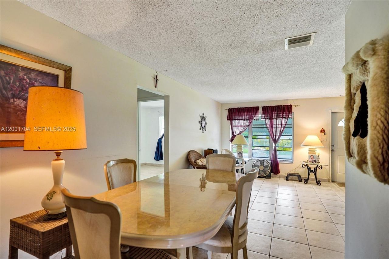 5712 NW 66th Ave, Tamarac, FL 33321 Photo