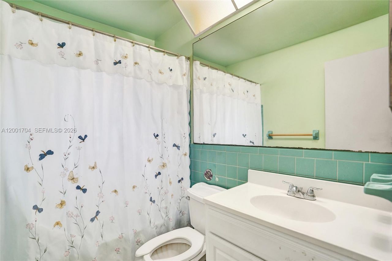 5712 NW 66th Ave, Tamarac, FL 33321 Photo