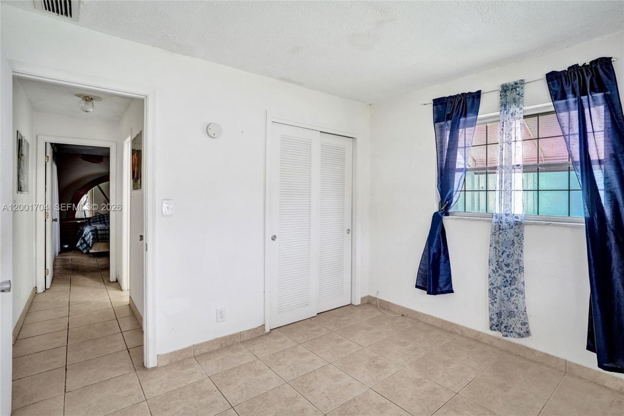 5712 NW 66th Ave, Tamarac, FL 33321 Photo