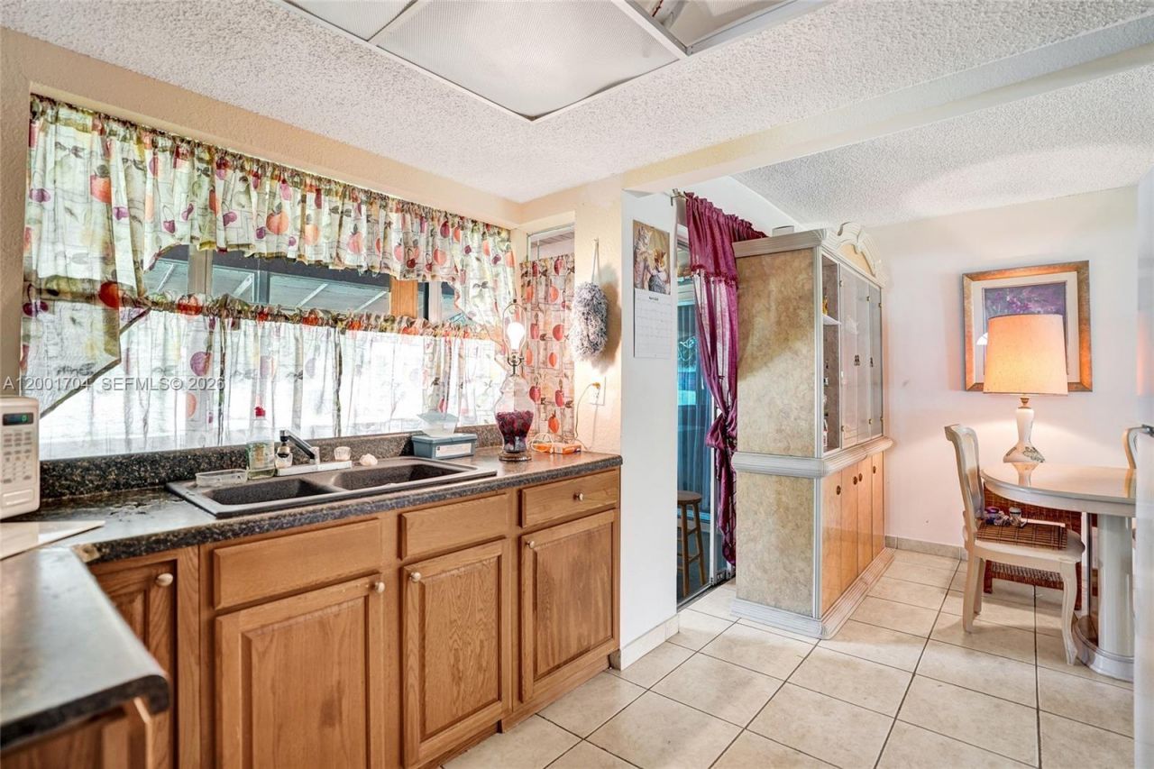 5712 NW 66th Ave, Tamarac, FL 33321 Photo