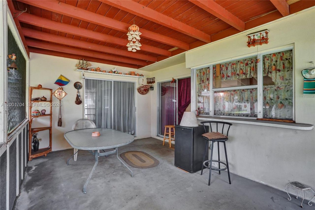 5712 NW 66th Ave, Tamarac, FL 33321 Photo