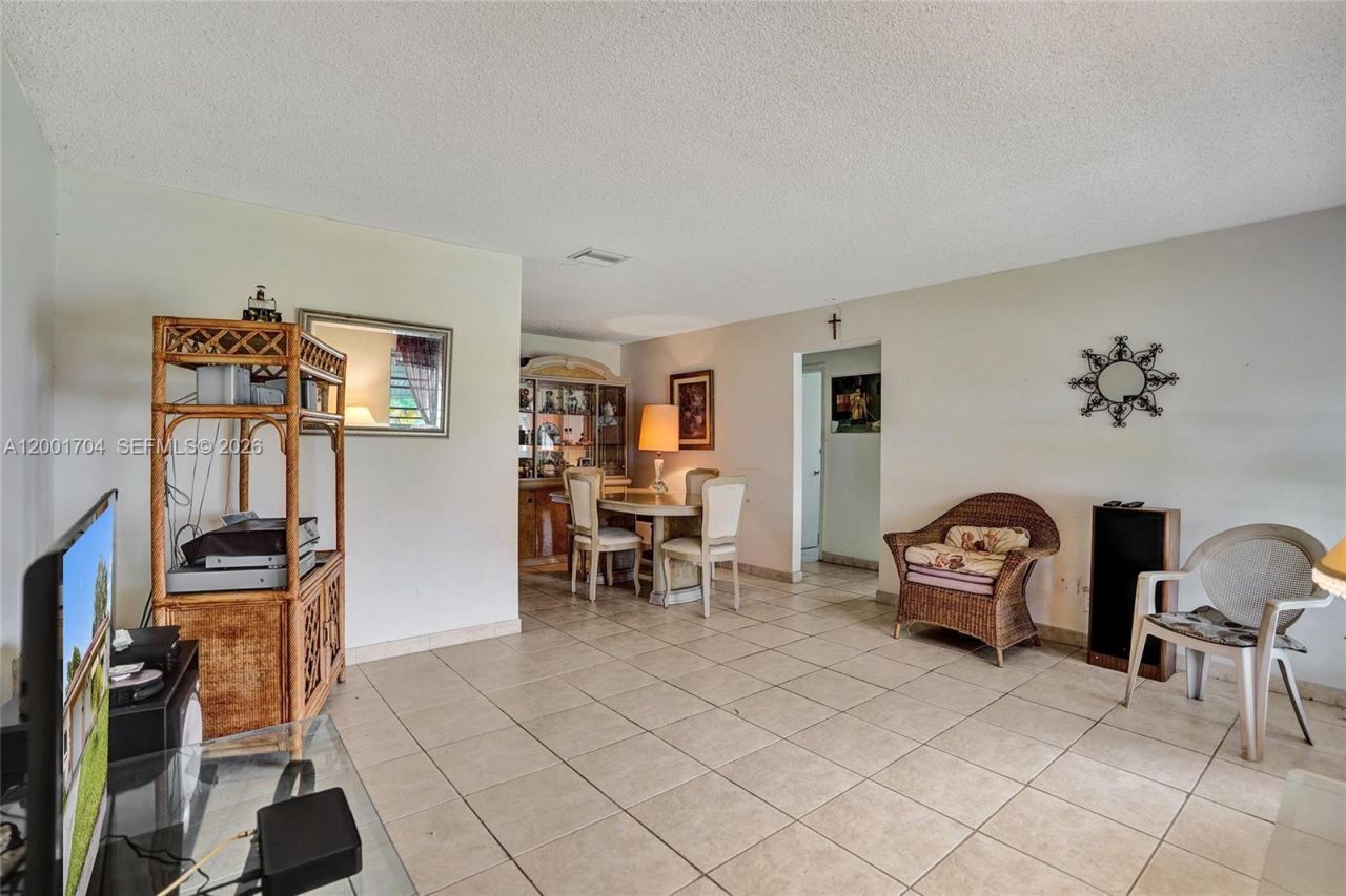 5712 NW 66th Ave, Tamarac, FL 33321 Photo