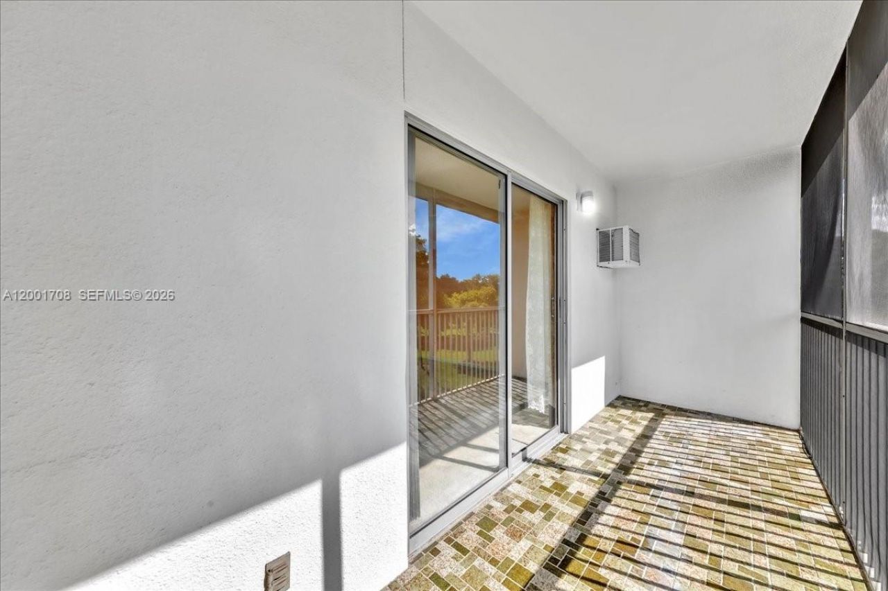 13500 SW 1st St, Unit 307U, Pembroke Pines, FL 33027 Photo