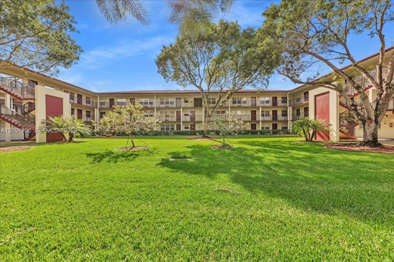 13500 SW 1st St, Unit 307U, Pembroke Pines, FL 33027 Photo