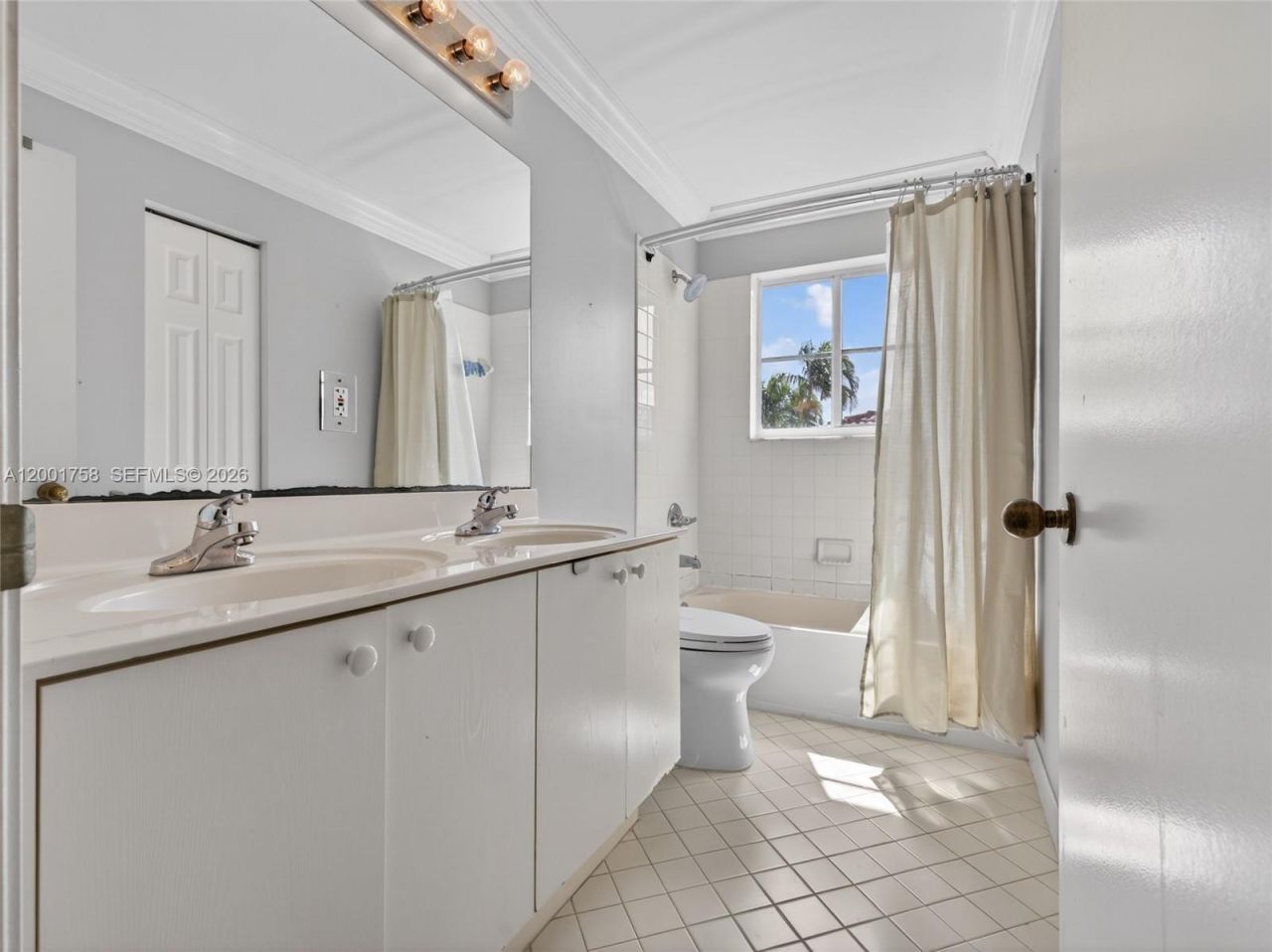 567 Live Oak Ln, Weston, FL 33327 Photo