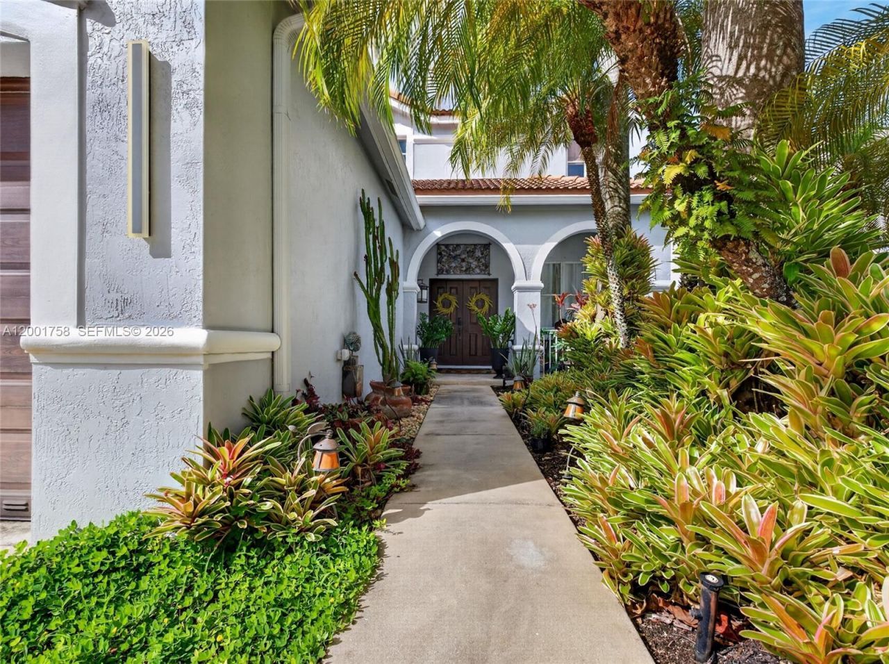 567 Live Oak Ln, Weston, FL 33327 Photo