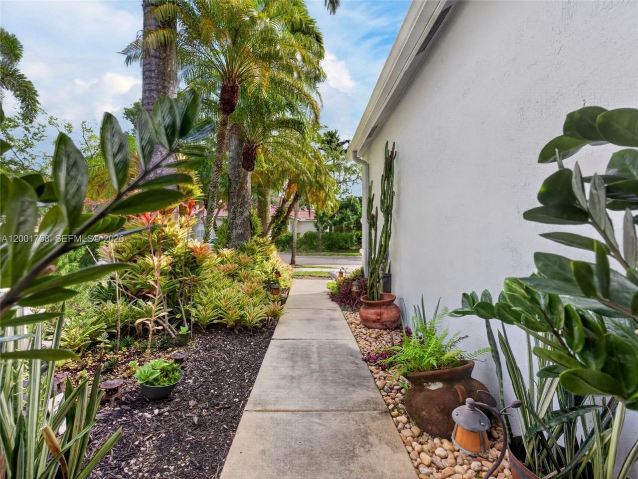 567 Live Oak Ln, Weston, FL 33327 Photo