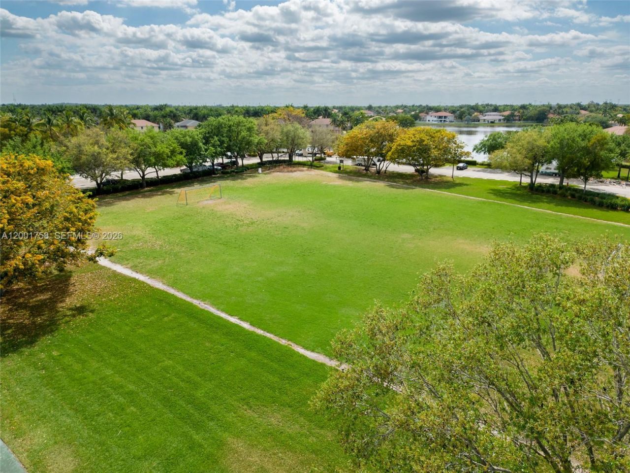 567 Live Oak Ln, Weston, FL 33327 Photo