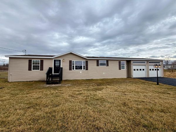 111 Deso Drive, Alburgh, VT 05440