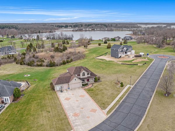 17 Coronado Drive, Jackson, MI 49201