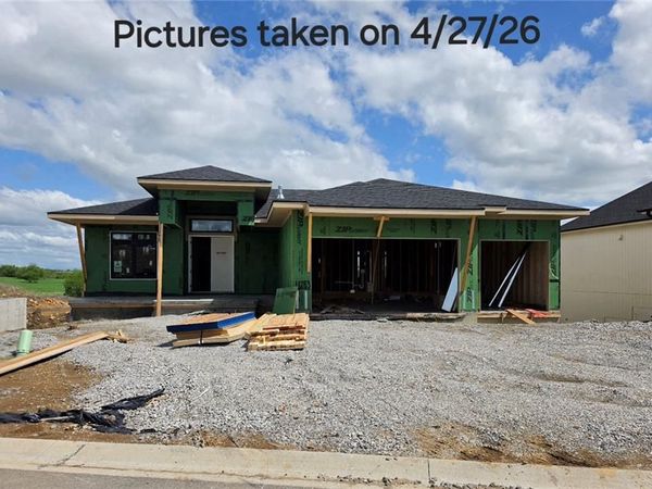 11283 S Sunray Drive, Olathe, KS 66061