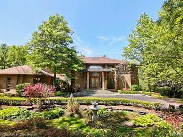 4692 W Wickford, Bloomfield Hills, MI 48302