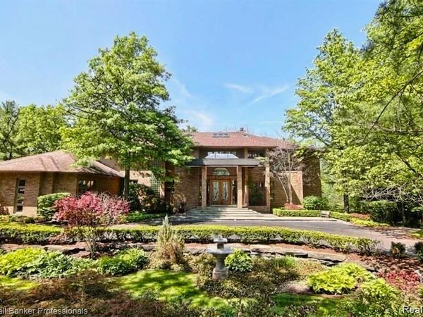 4692 W Wickford, Bloomfield Hills, MI 48302