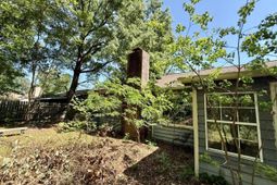 226 Manor Circle photo 4