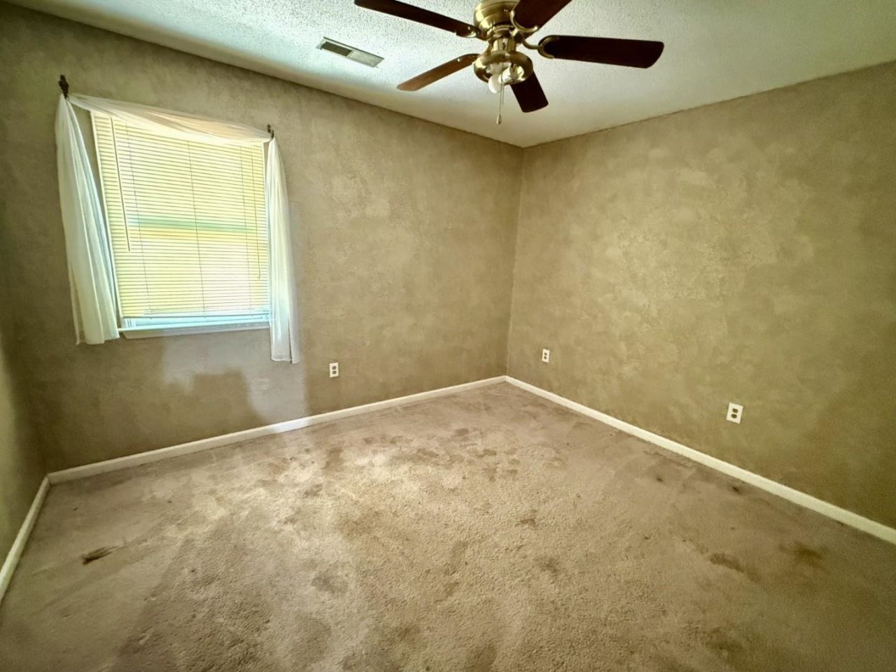 226 Manor Circle Photo 9