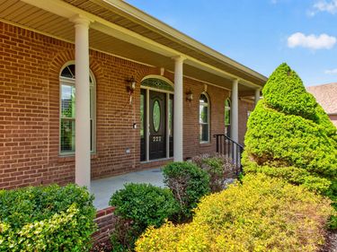 222 Ashton Oak Way, Winchester, KY 40391