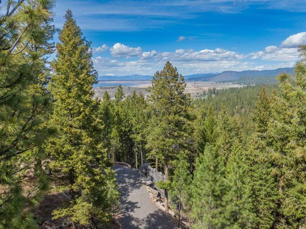 1562 Crown Point Parkway, Cascade, ID 83611