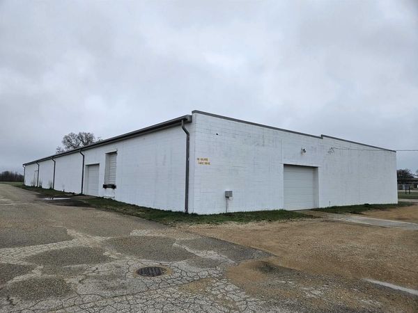 1057 Silver Lake Drive, Portage, WI 53901