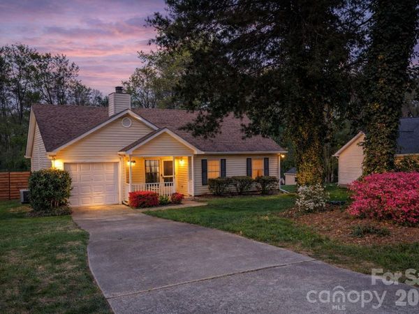 5812 Stone Bluff Court , Charlotte, NC 28214