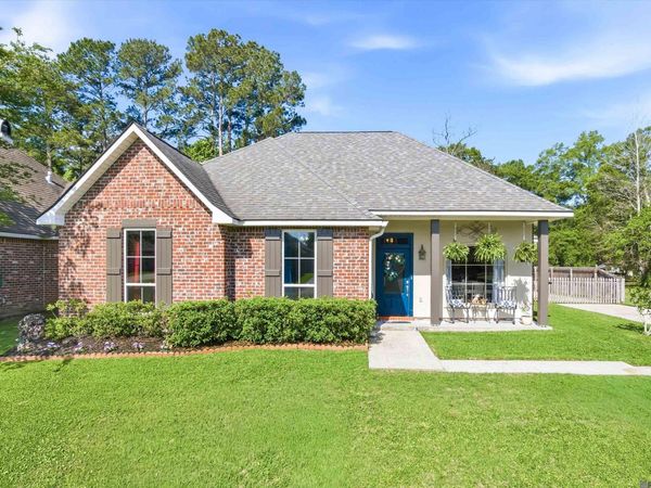 28025 Foxfire Ave, Walker, LA 70785