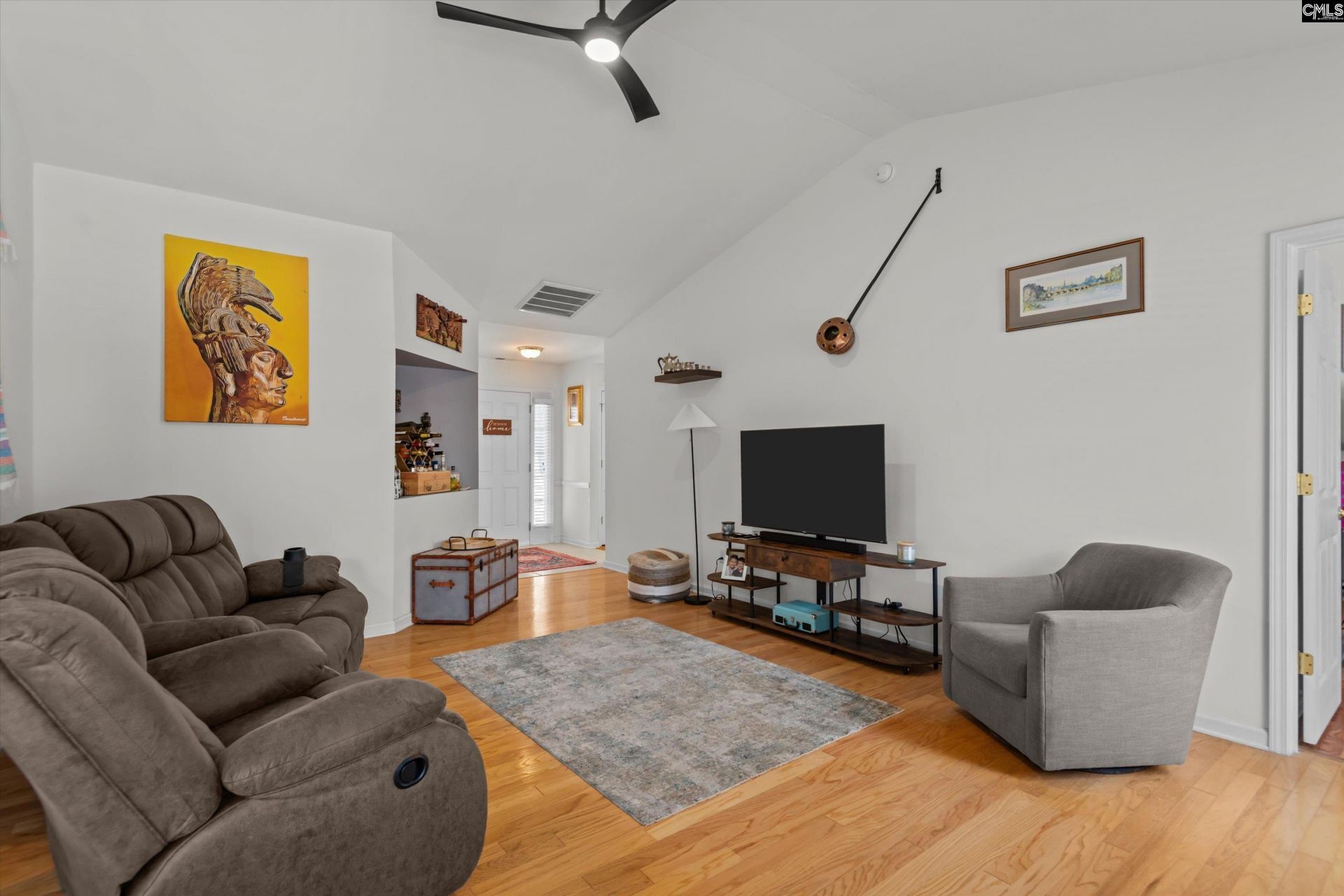 188 Riglaw Circle  Photo 9