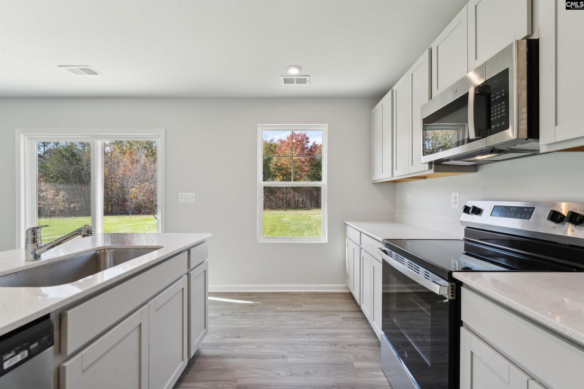 210 Kingfield Drive  Photo 13