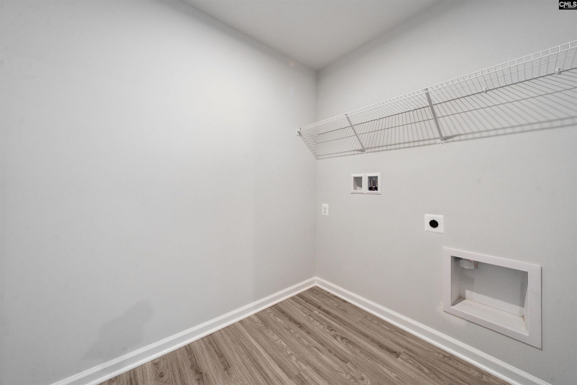 210 Kingfield Drive  Photo 16