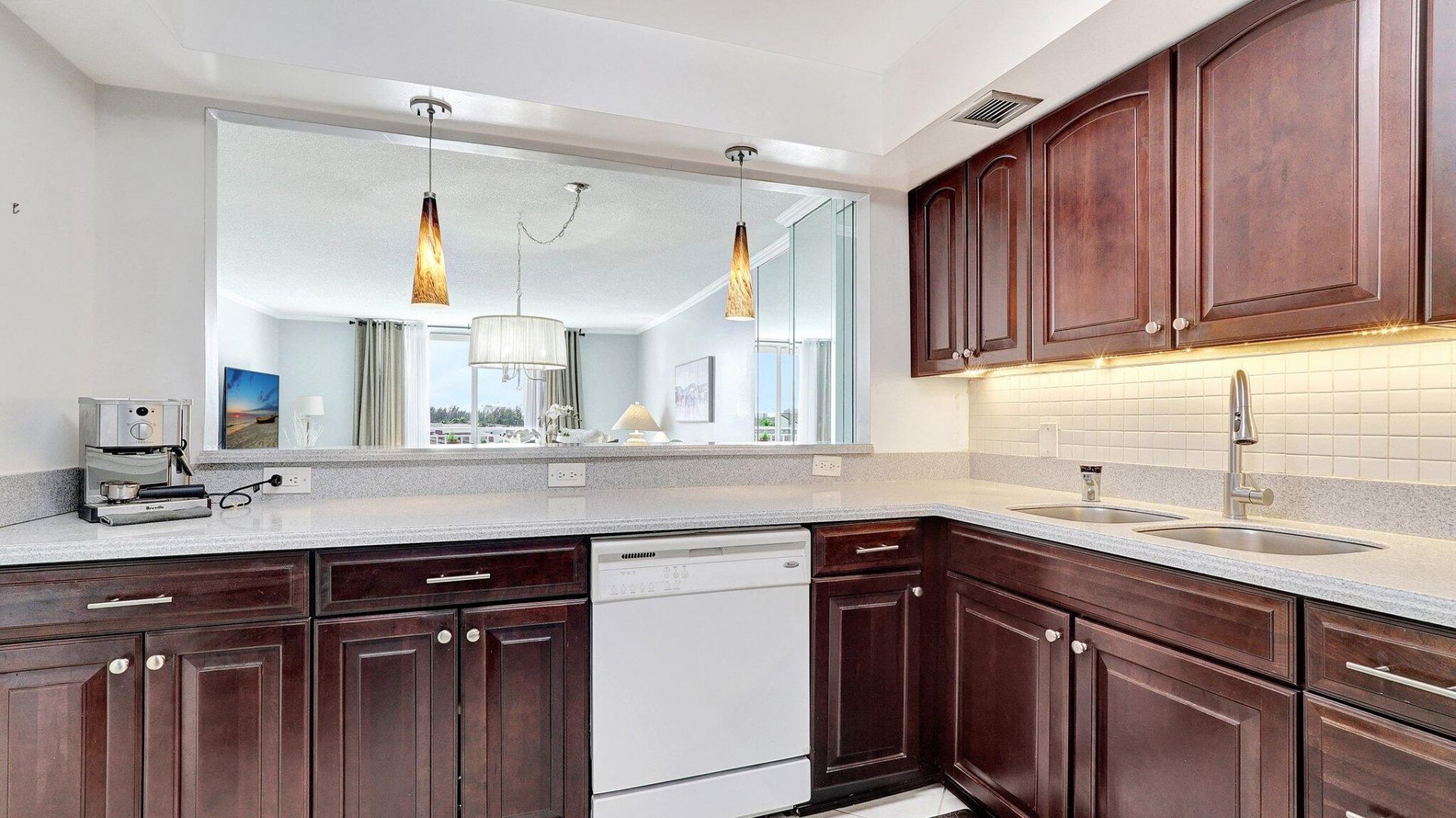 427 Golden Isles Drive, Unit 5j, Hallandale Beach, FL 33009 Photo