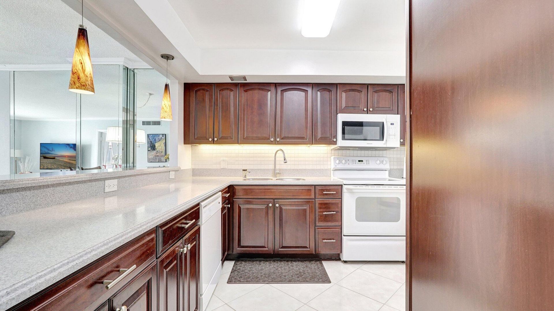 427 Golden Isles Drive, Unit 5j, Hallandale Beach, FL 33009 Photo