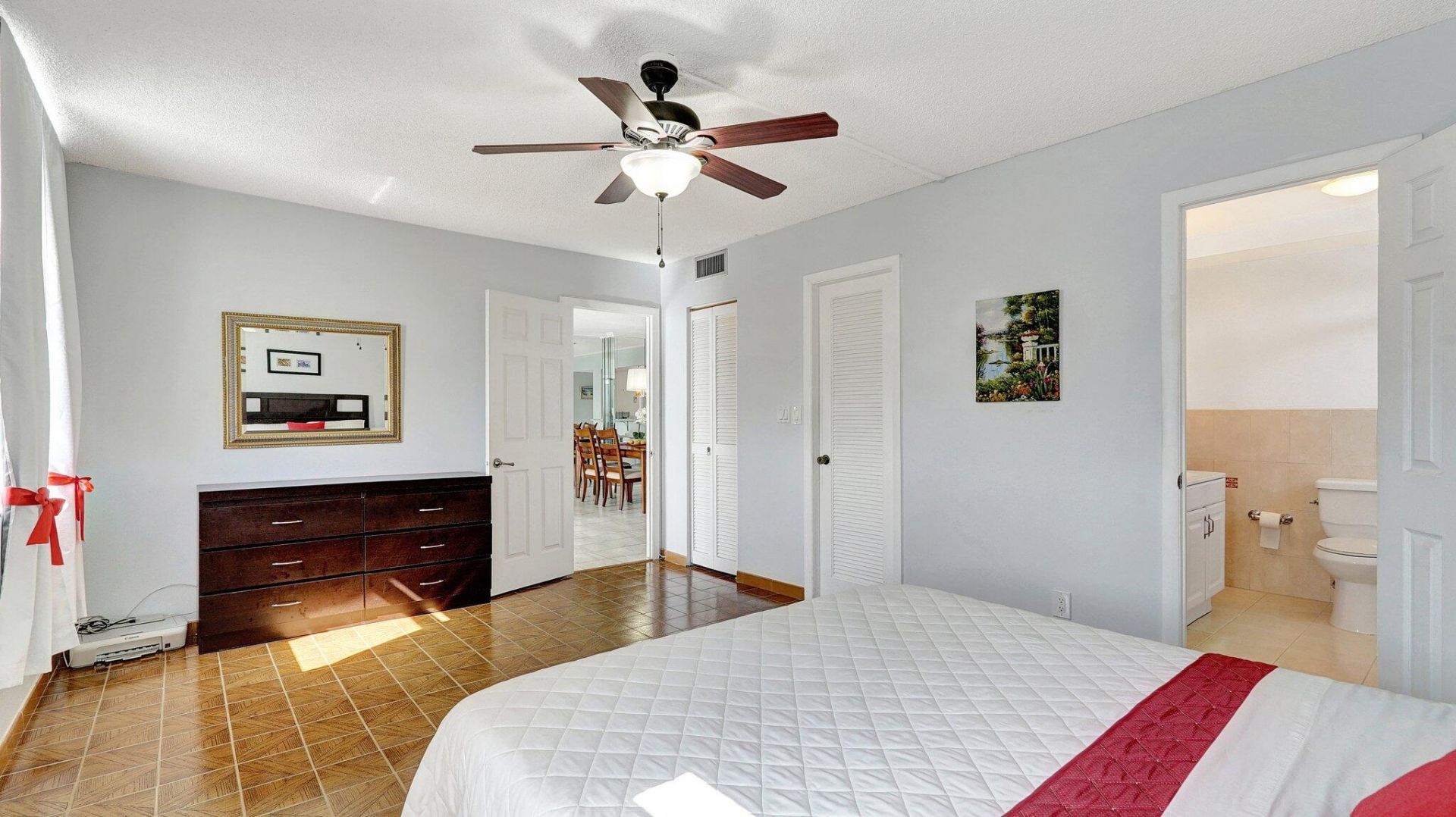 427 Golden Isles Drive, Unit 5j, Hallandale Beach, FL 33009 Photo