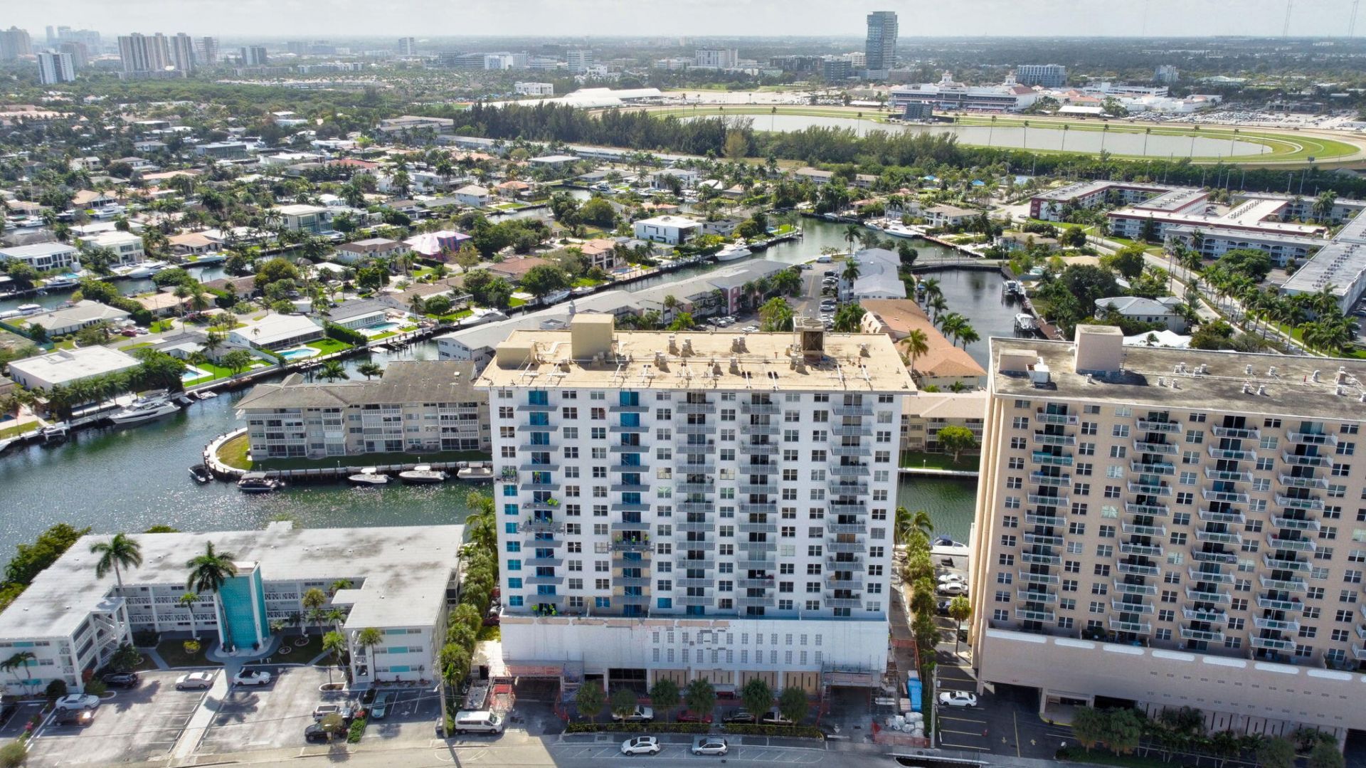 427 Golden Isles Drive, Unit 5j, Hallandale Beach, FL 33009 Photo