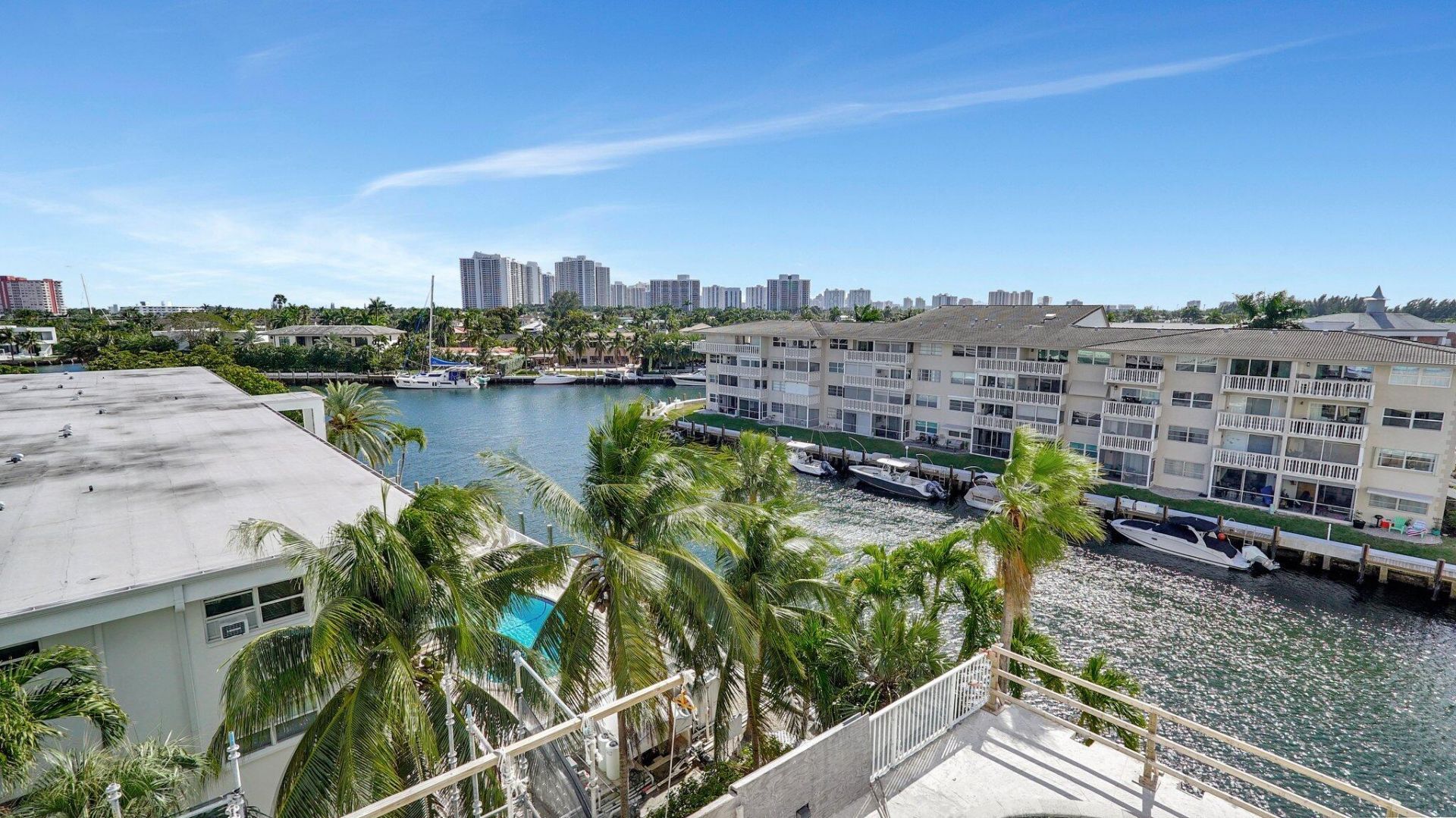 427 Golden Isles Drive, Unit 5j, Hallandale Beach, FL 33009 Photo