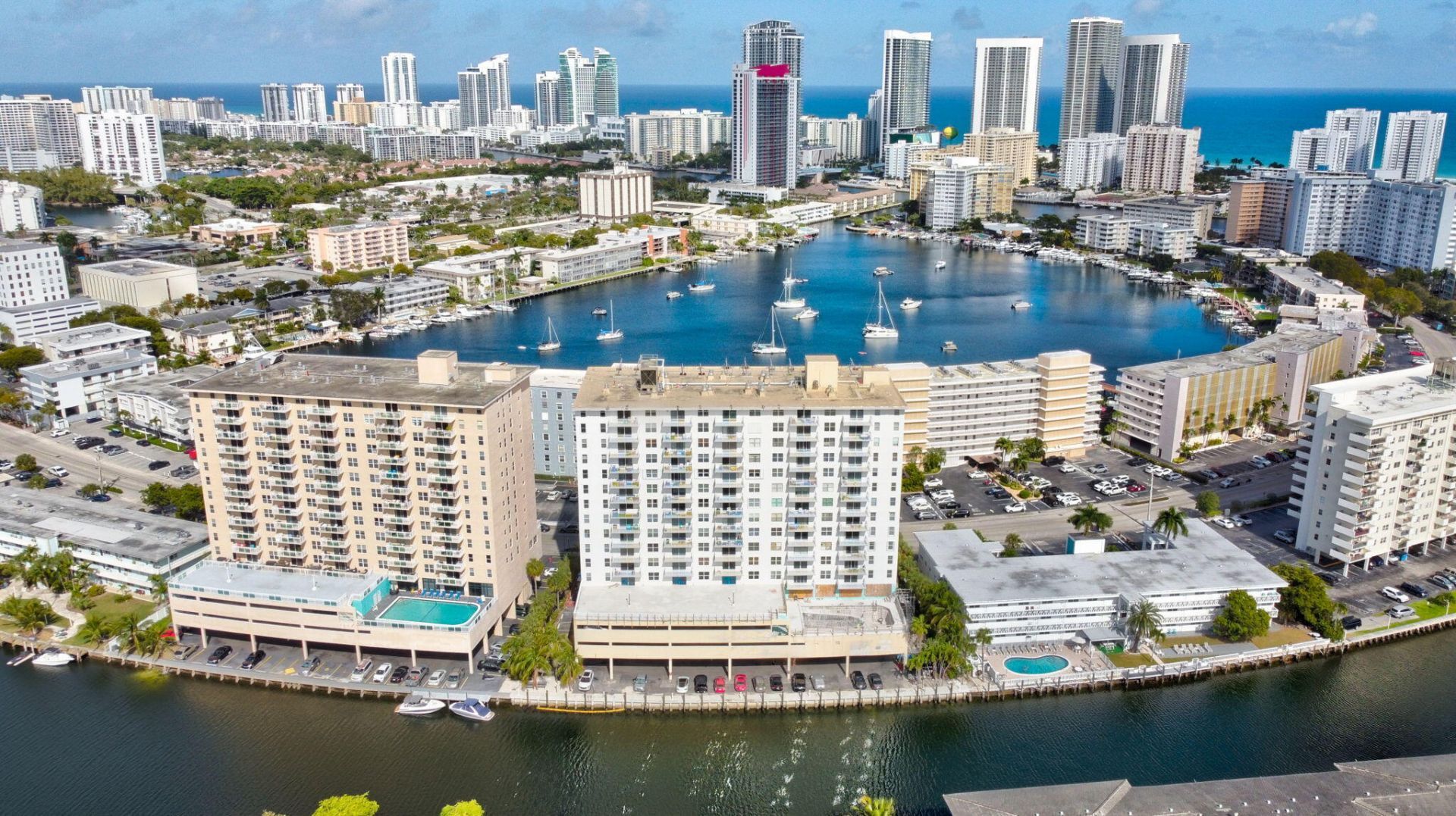 427 Golden Isles Drive, Unit 5j, Hallandale Beach, FL 33009 Photo